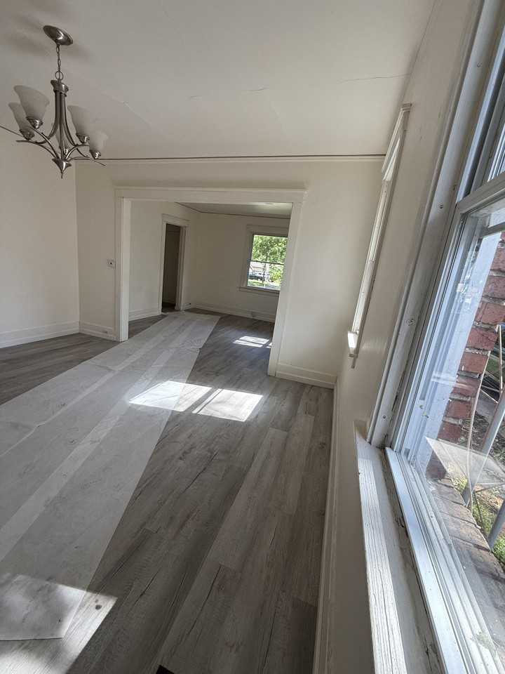 910 18th Ave - Photo 2 of 6