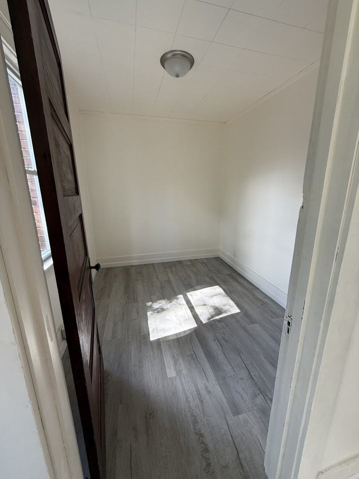 910 18th Ave - Photo 4 of 6