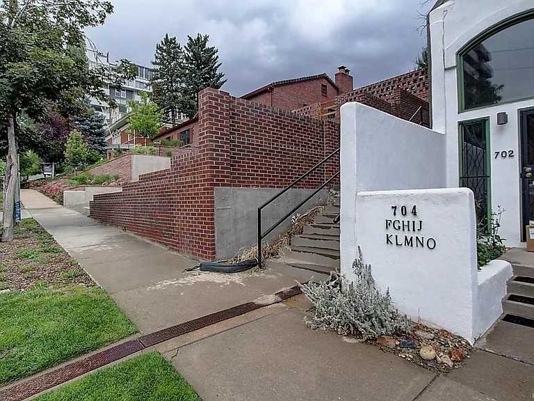 704 N Pearl St #F - Photo 2 of 32