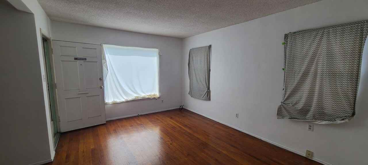 1322 Roycroft Ave #NA - Photo 2 of 9