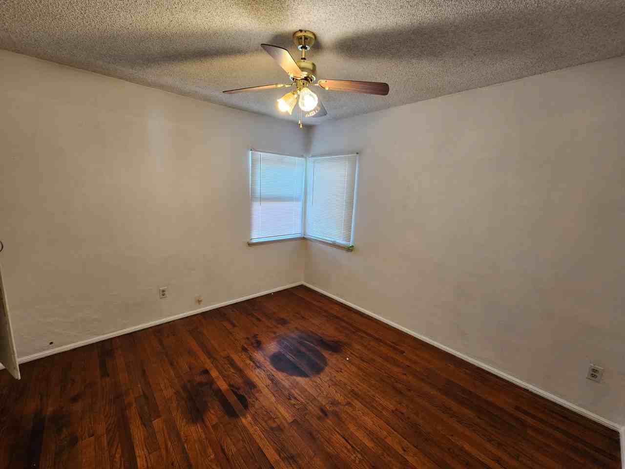 1322 Roycroft Ave #NA - Photo 5 of 9