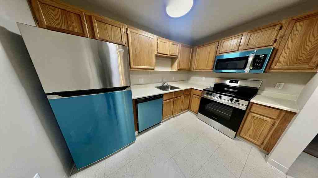 10 Hemans St #20 - Photo 4 of 18