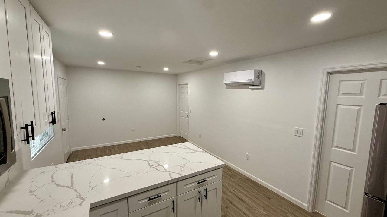 1927 Massachusetts Ave #NA - Photo 5 of 8