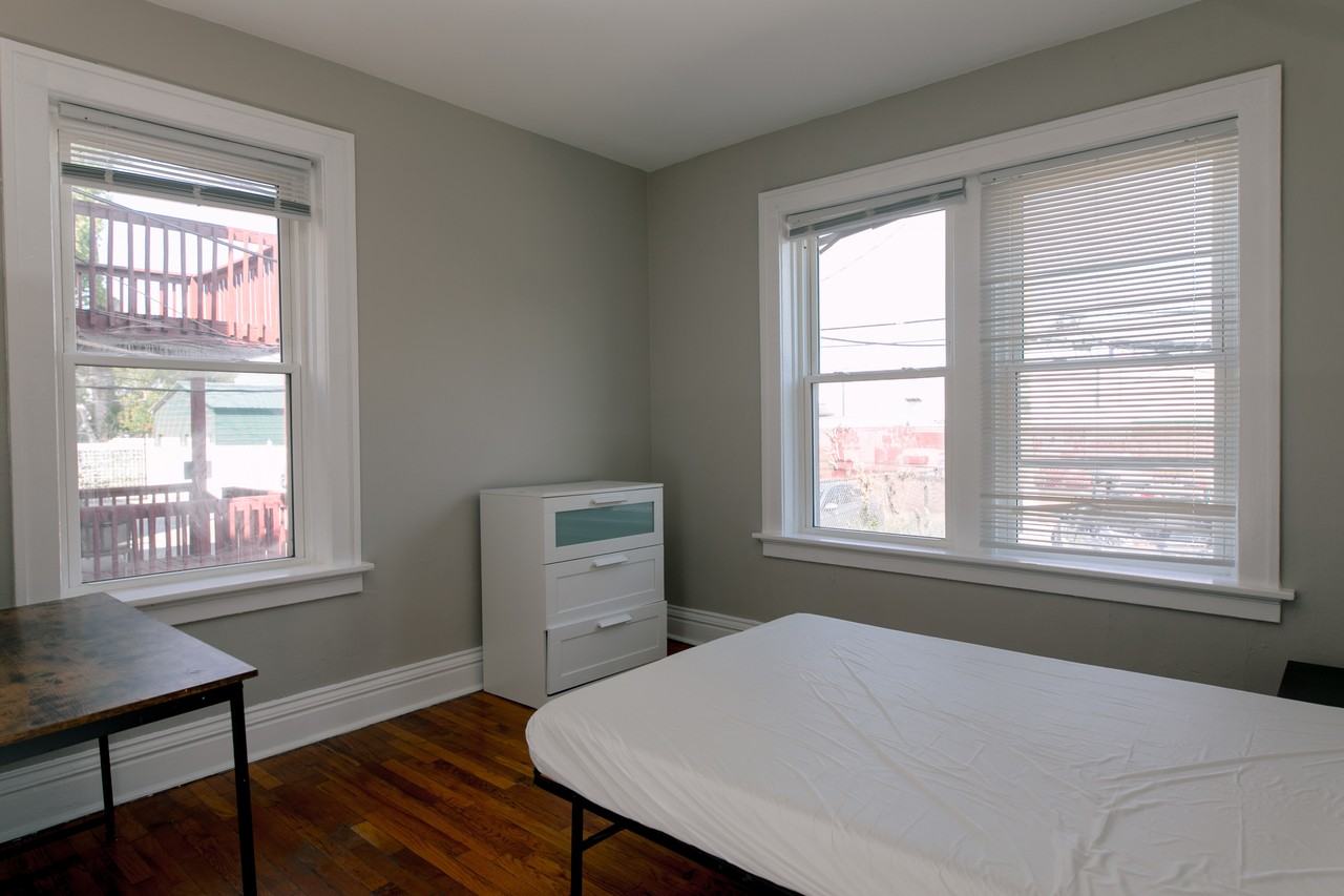 908 Eastgate Ave #2N - Photo 5 of 32