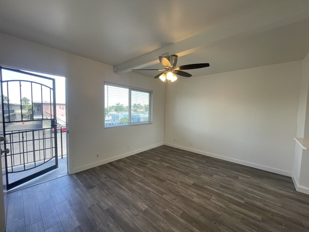 3133 Kemper Street - Photo 4 of 21