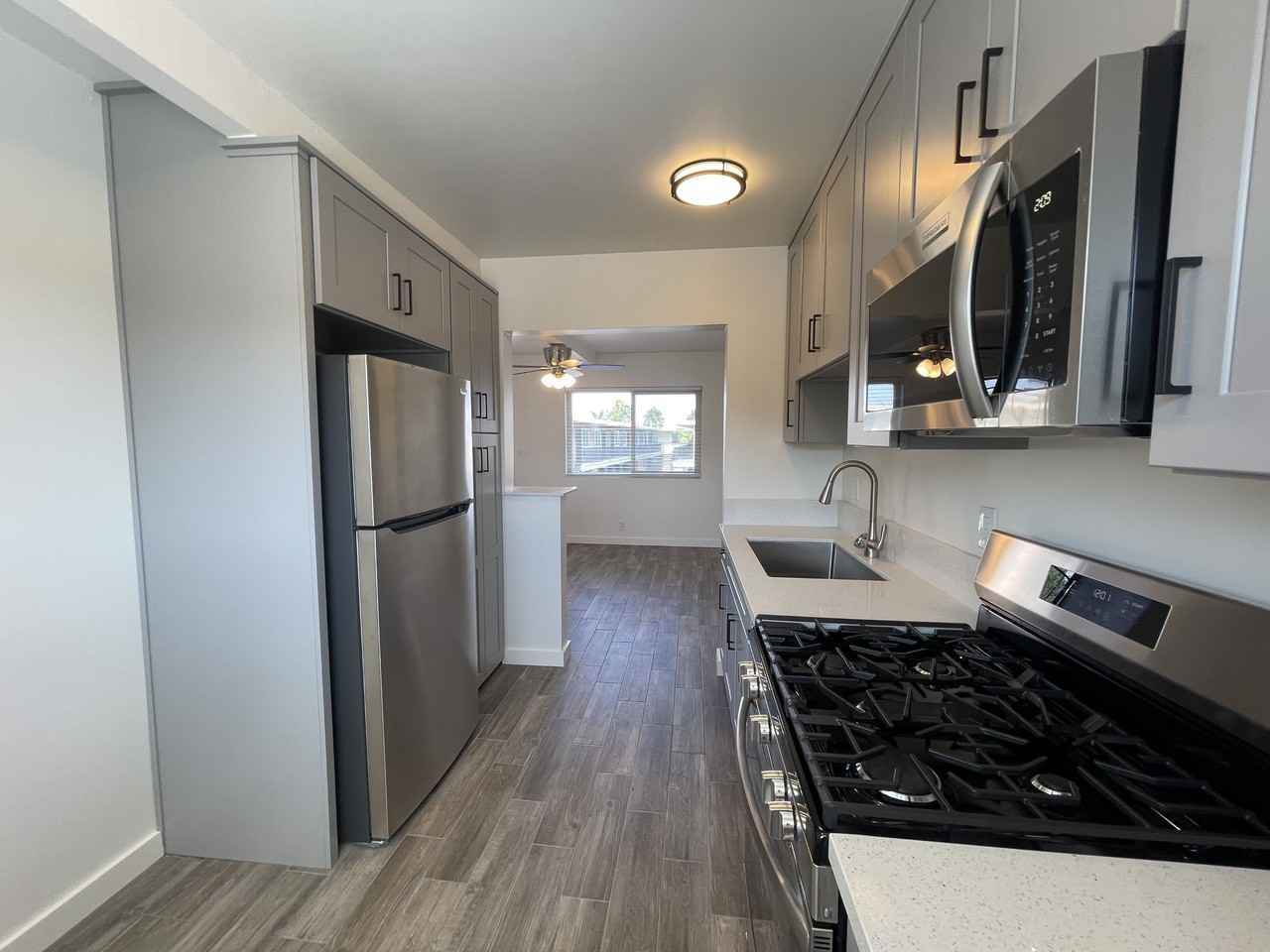 3133 Kemper Street - Photo 6 of 21