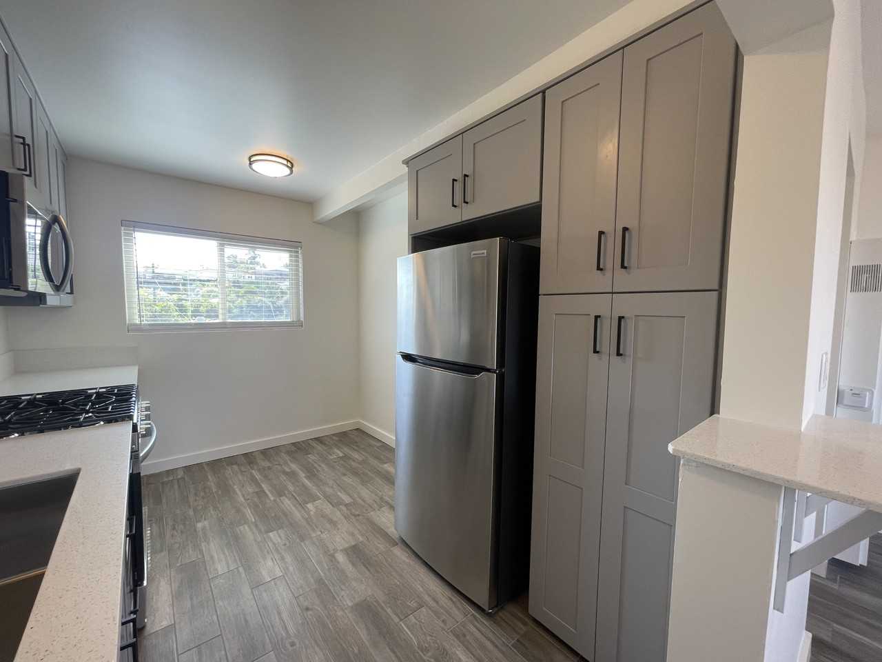 3133 Kemper Street - Photo 7 of 21