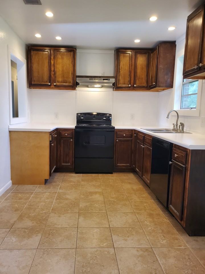 380 Oriole Dr #NA - Photo 6 of 17