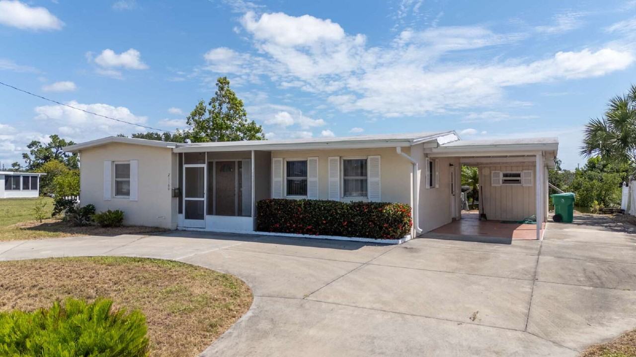 21160 Edgewater Dr - Photo 2 of 36