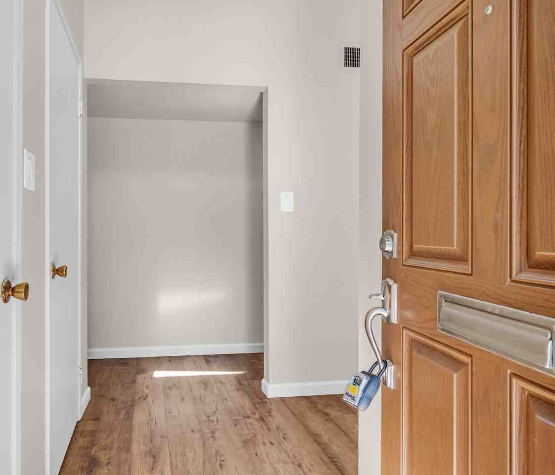709 Arnold St - Photo 2 of 28