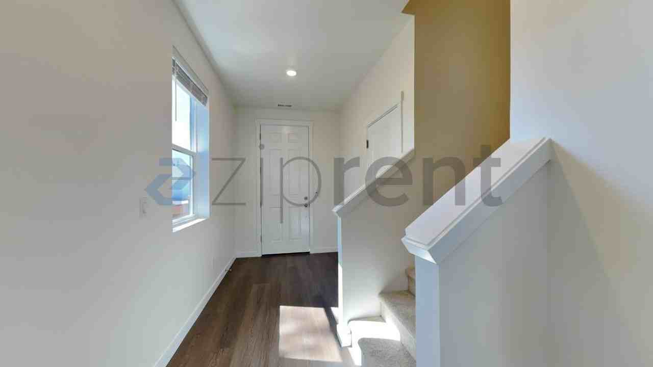 501 185th Street Ct E - Photo 3 of 41