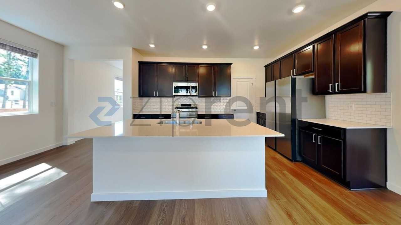 501 185th Street Ct E - Photo 6 of 41
