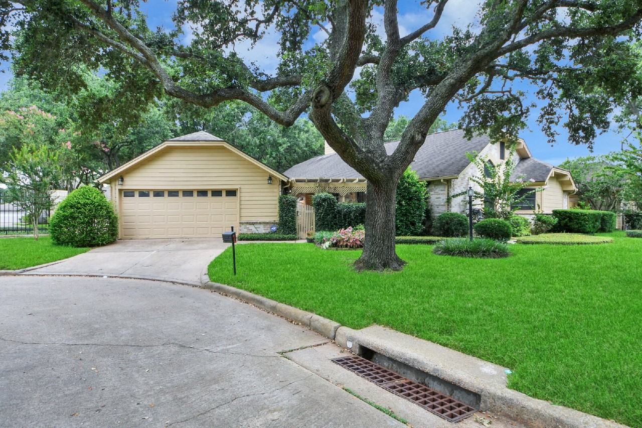 1023 Oyster Bay Dr - Photo 7 of 37