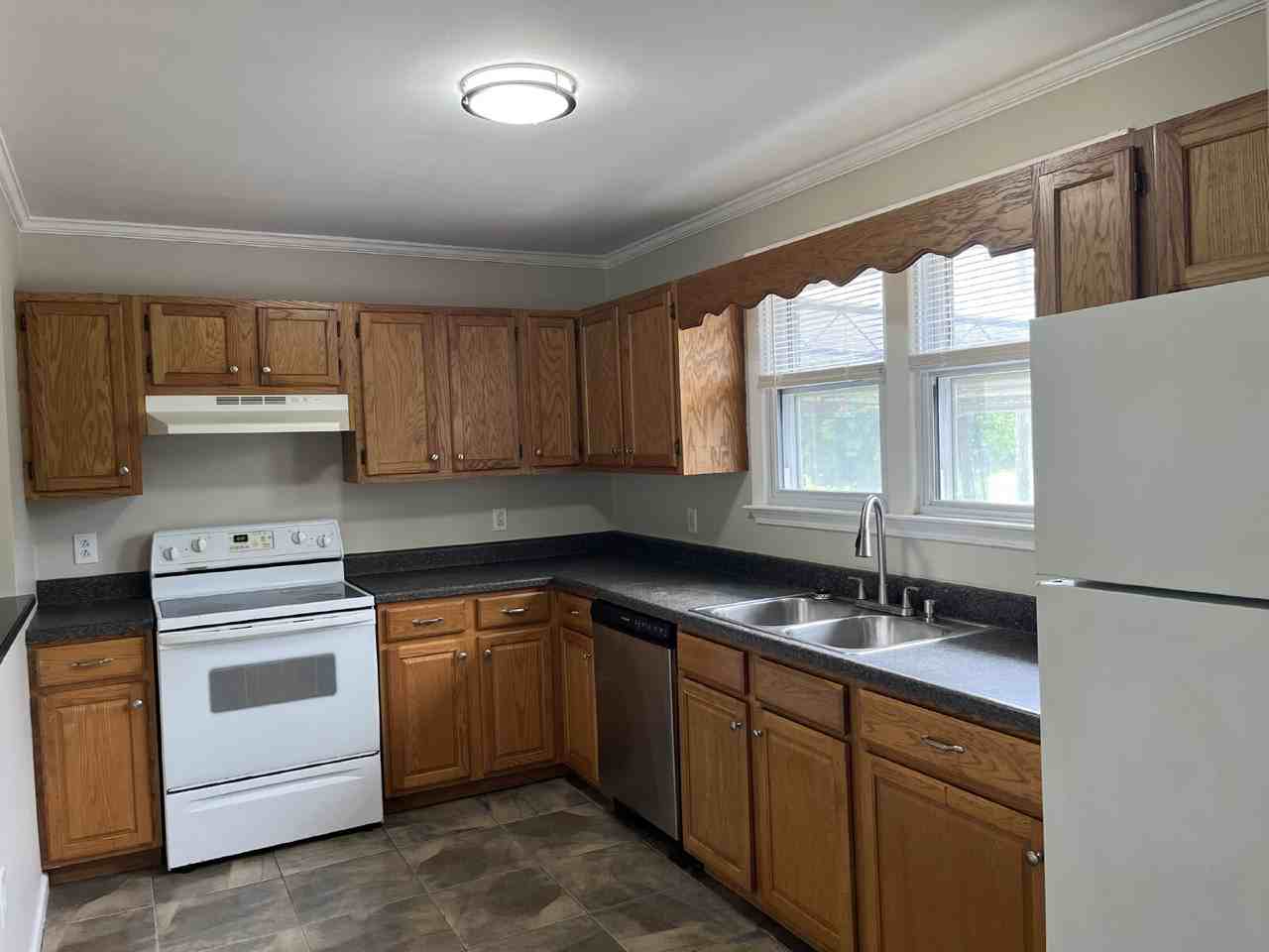 3311 W Hamilton Ave - Photo 6 of 27