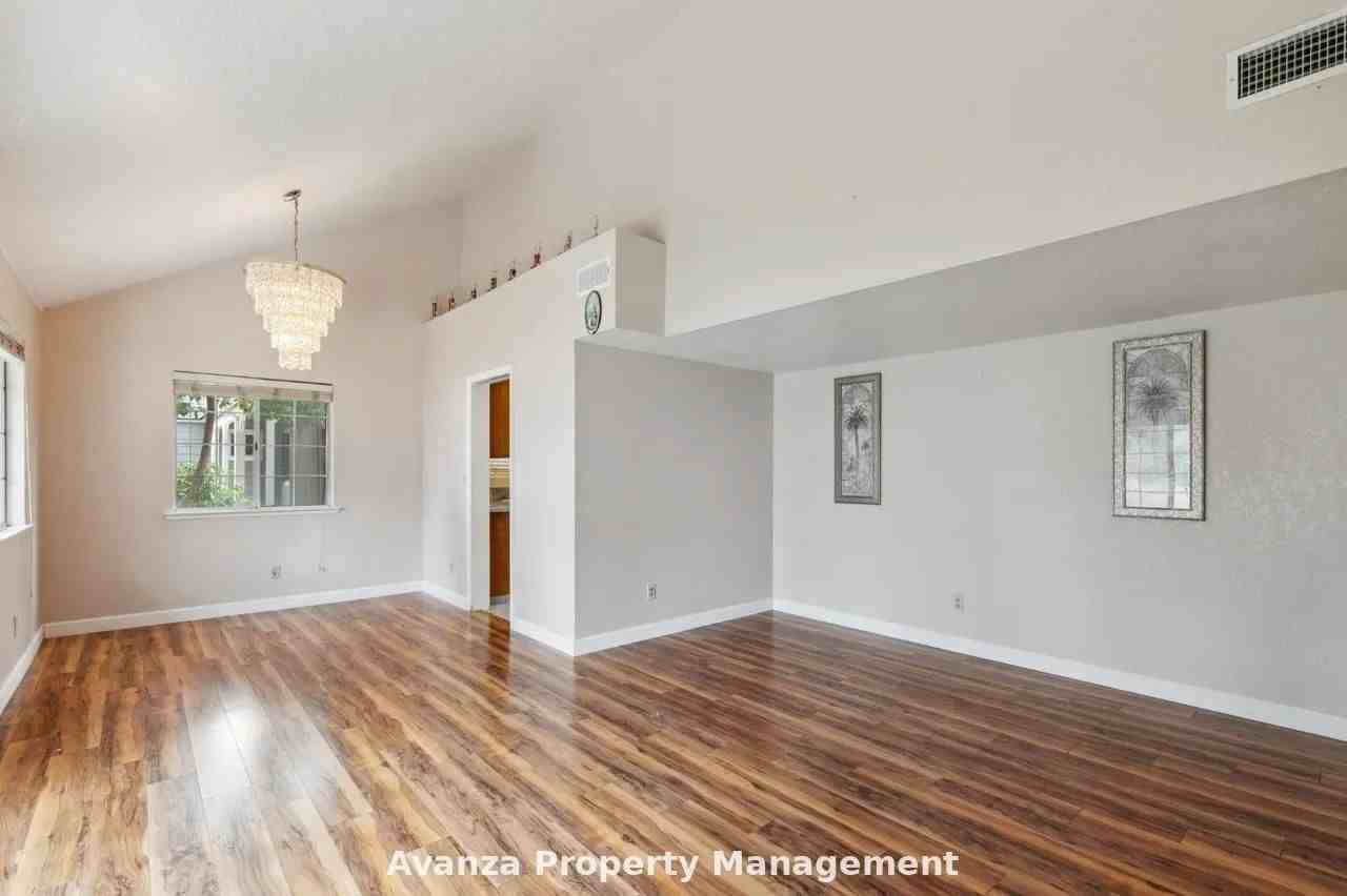 4129 W Regency Ave - Photo 3 of 26