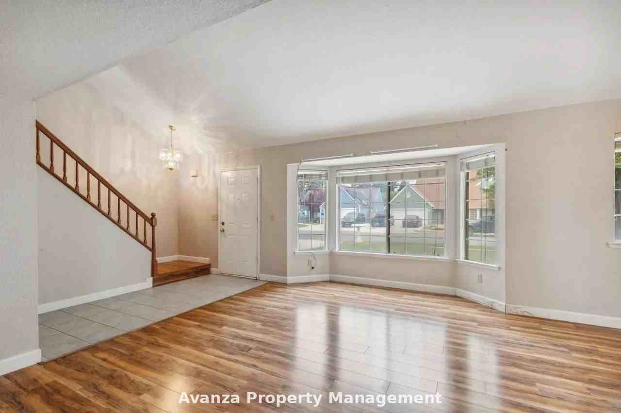 4129 W Regency Ave - Photo 4 of 26