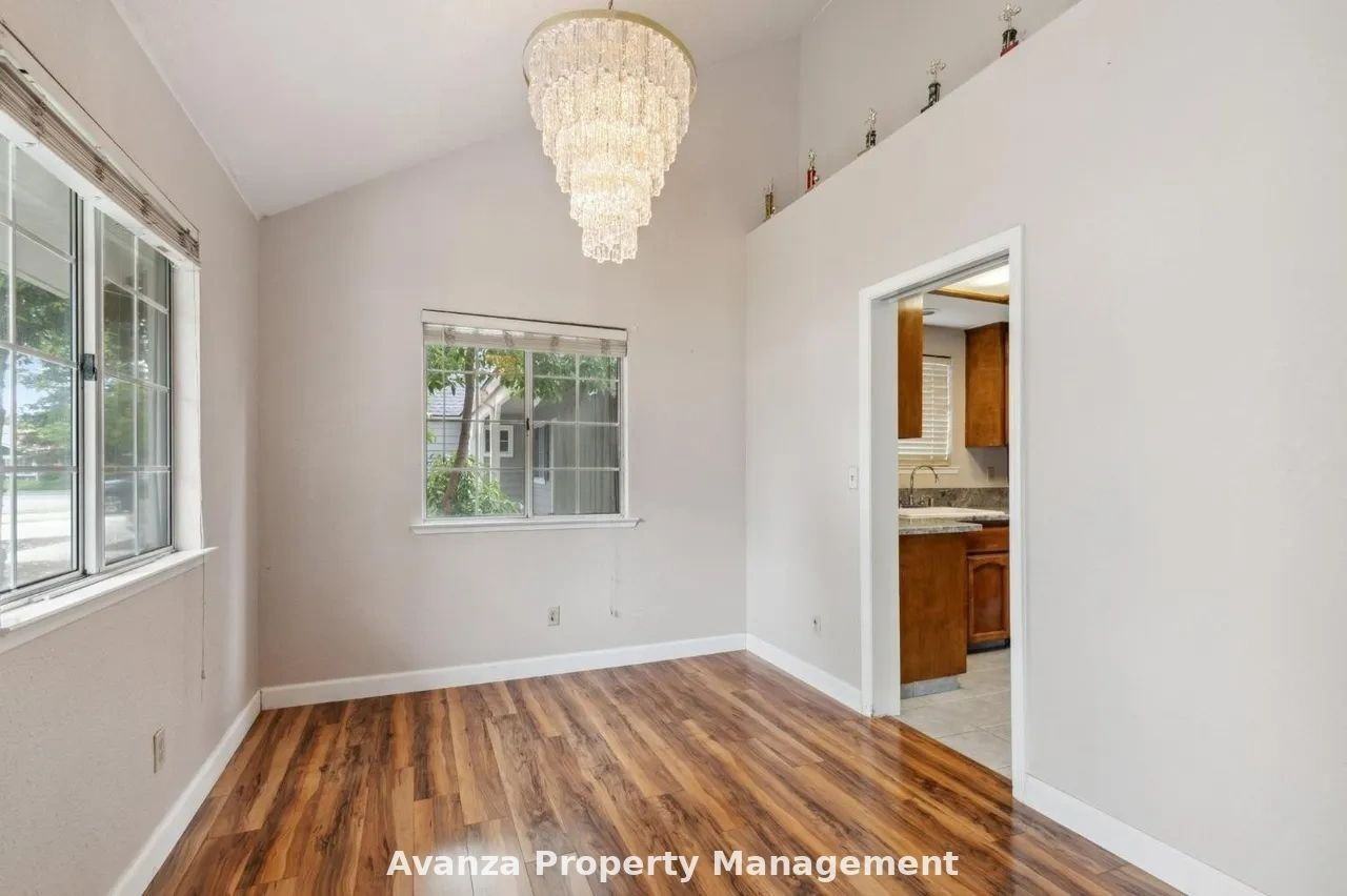 4129 W Regency Ave - Photo 6 of 26