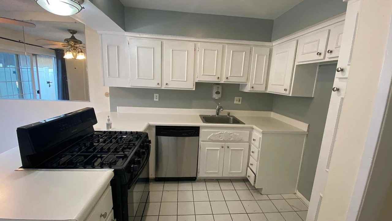 10065 De Soto Ave - Photo 2 of 26