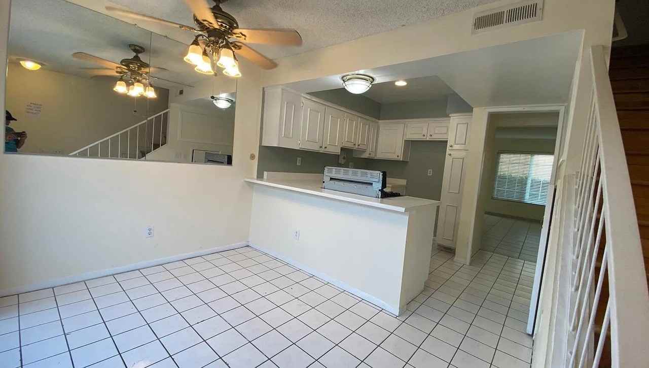 10065 De Soto Ave - Photo 3 of 26