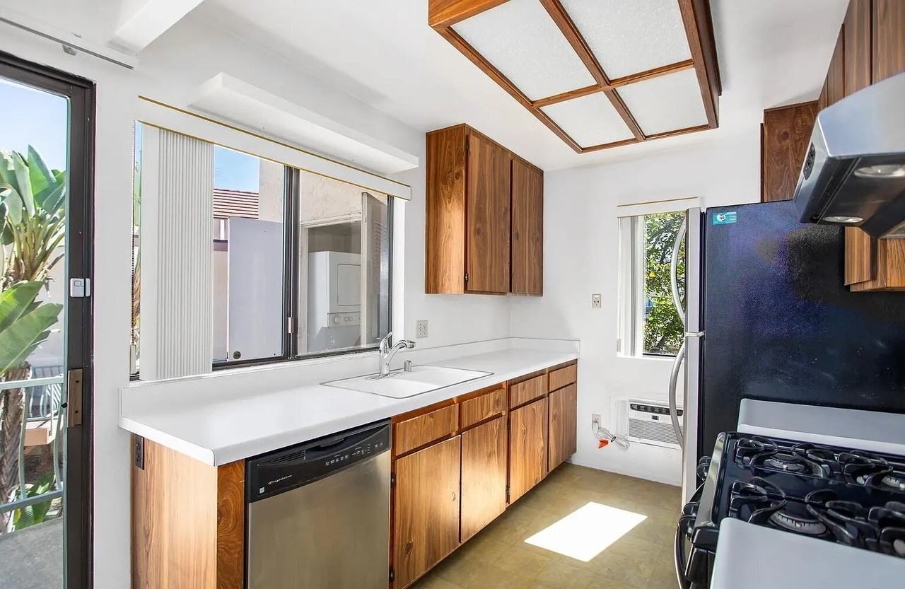 10875 Camino Ruiz - Photo 5 of 18