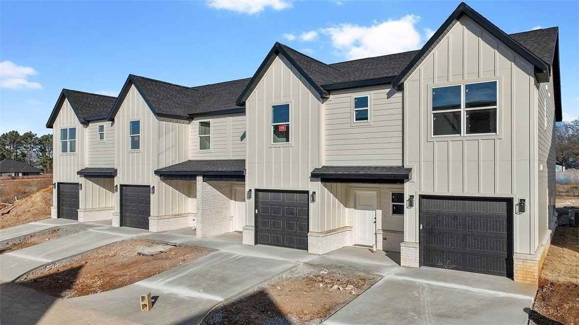 1718 Cuppett Cir - Photo 2 of 33