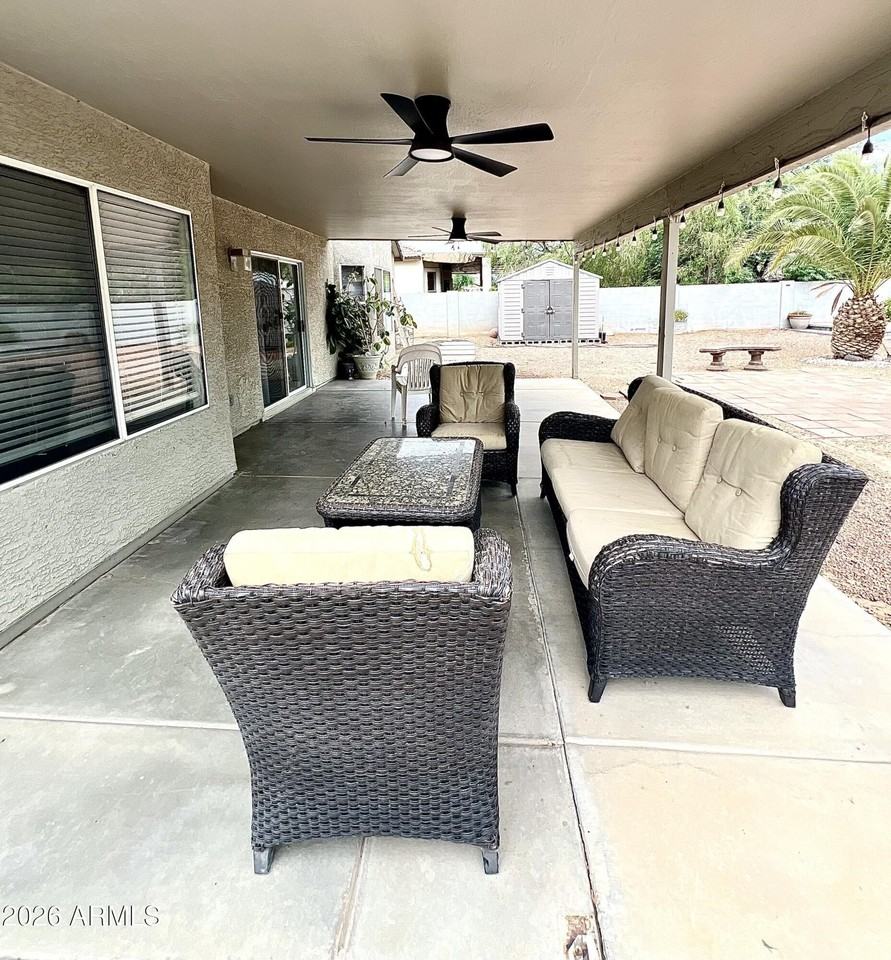 7709 W Wood Ln - Photo 6 of 20