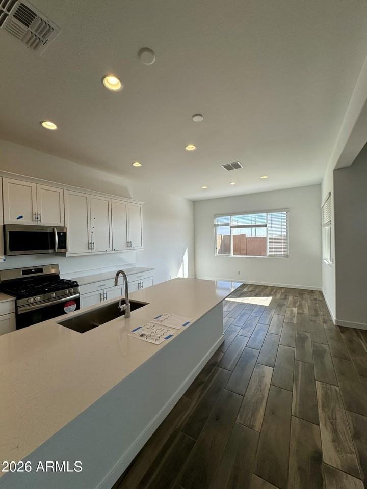 3173 W Peak View Rd - Photo 3 of 24