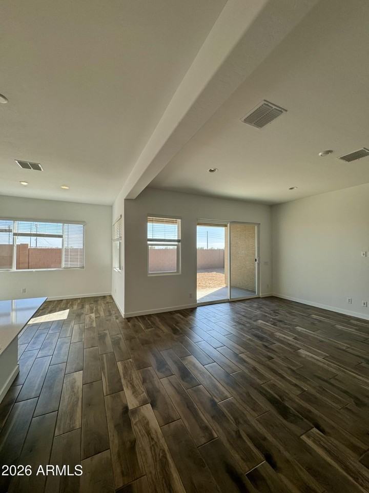 3173 W Peak View Rd - Photo 5 of 24