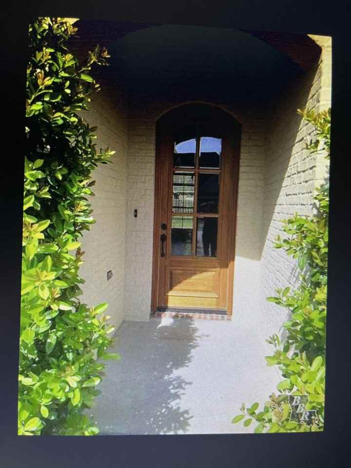 160 Camille St - Photo 2 of 10