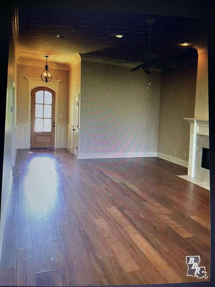 160 Camille St - Photo 5 of 10