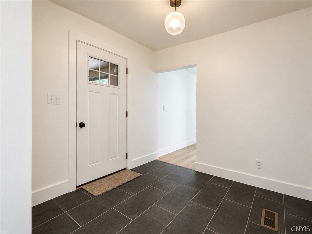10 Parkside Ct #8 - Photo 2 of 20