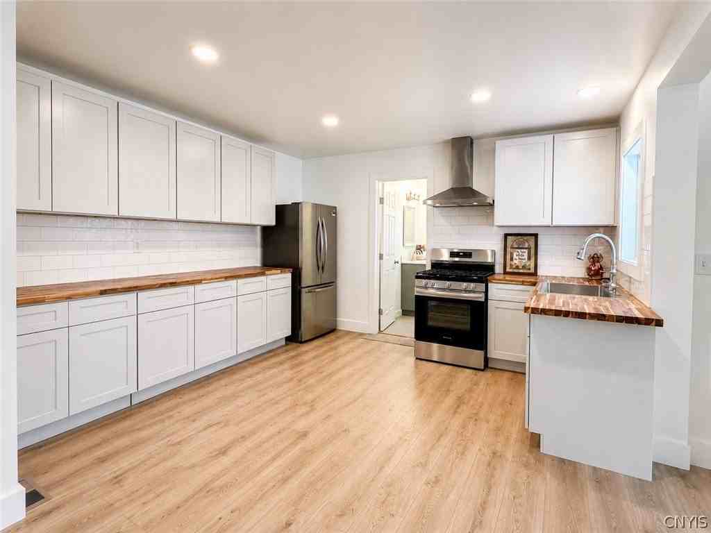 10 Parkside Ct #8 - Photo 5 of 20