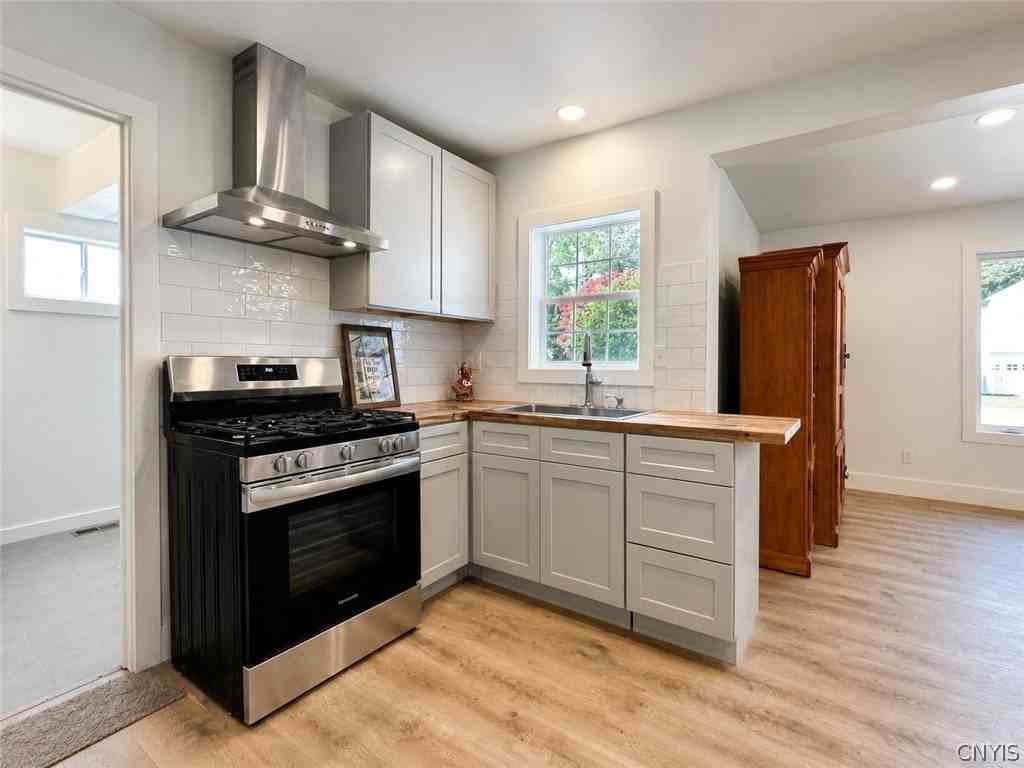 10 Parkside Ct #8 - Photo 6 of 20
