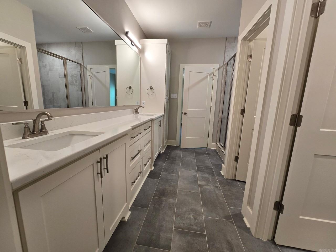 5009 Springwood Cir - Photo 6 of 16
