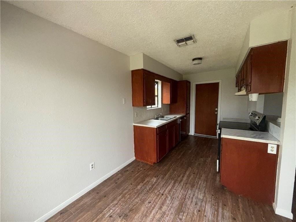6001 Cresterrace Dr - Photo 4 of 7
