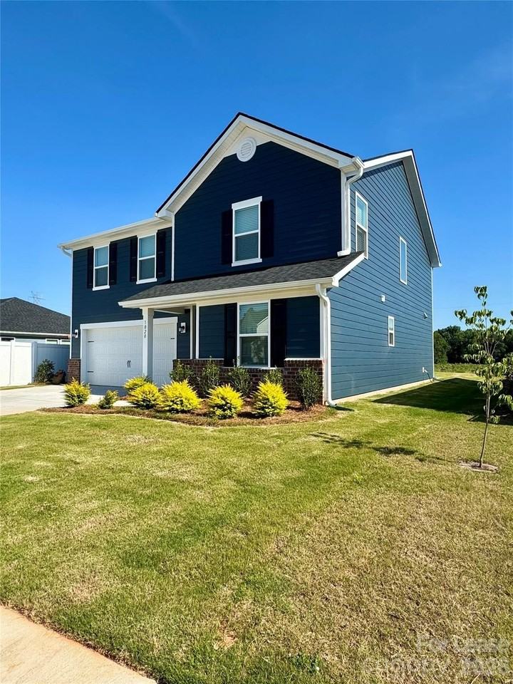 1020 Cunningham Farm Dr - Photo 3 of 32