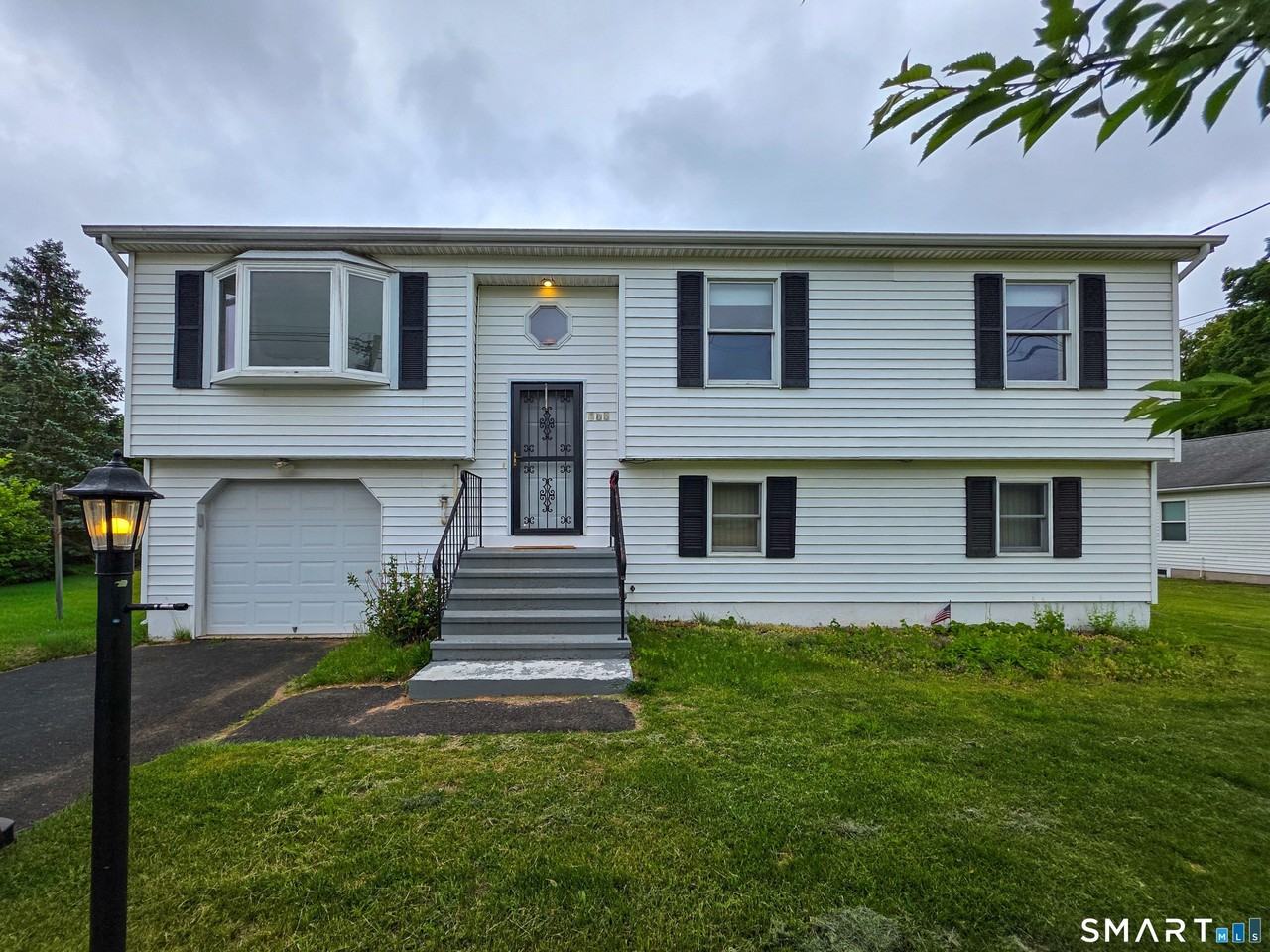 105 Northfield Rd - Photo 2 of 24