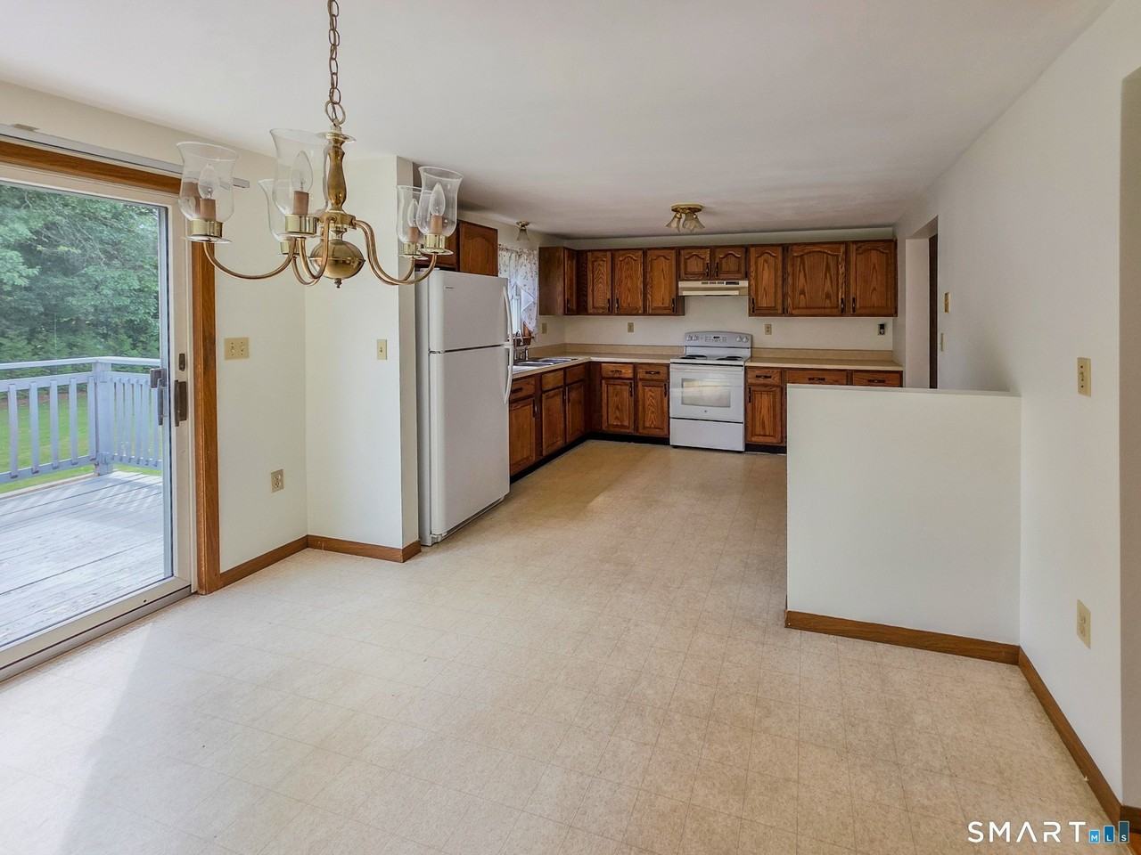 105 Northfield Rd - Photo 3 of 24
