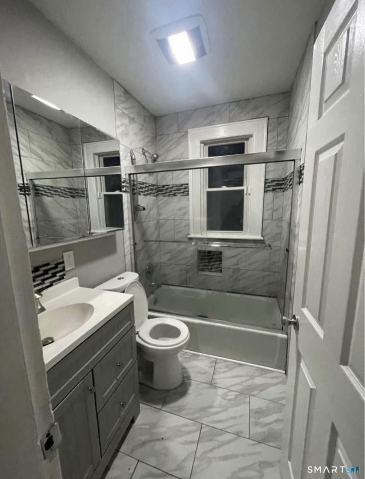 28 Higgins Ave - Photo 2 of 4