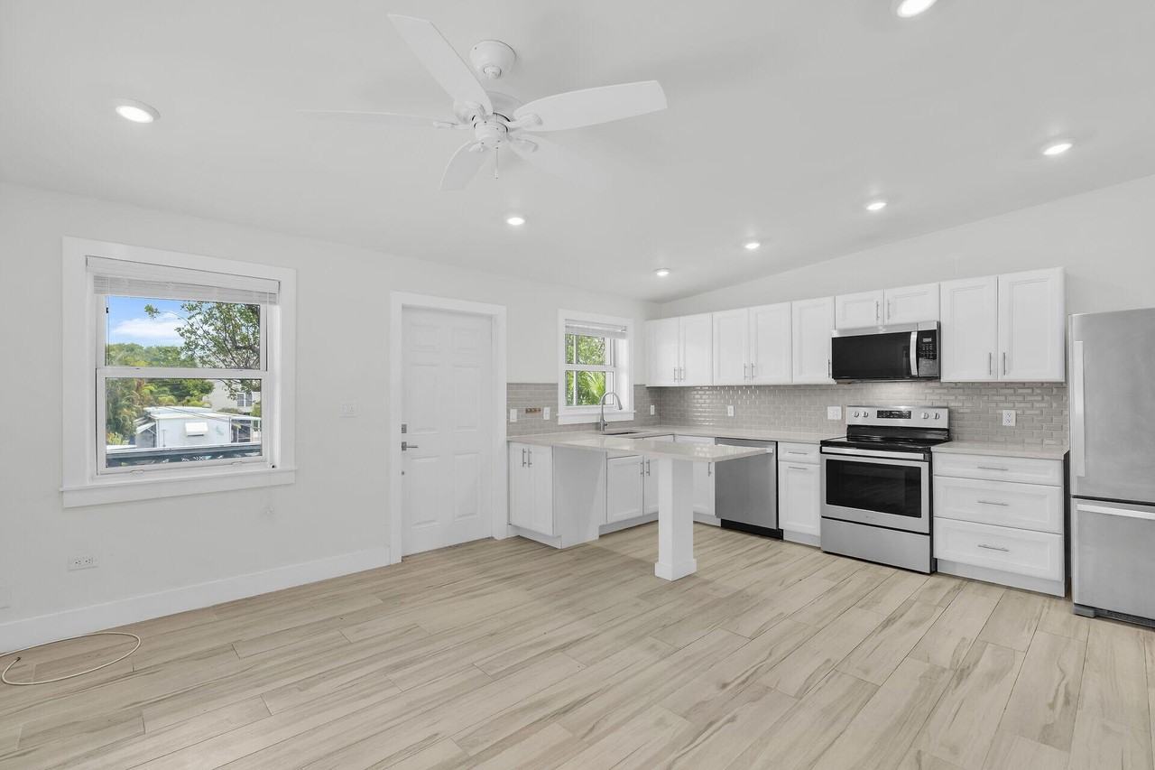 127 Monroe Dr #1 - Photo 2 of 19