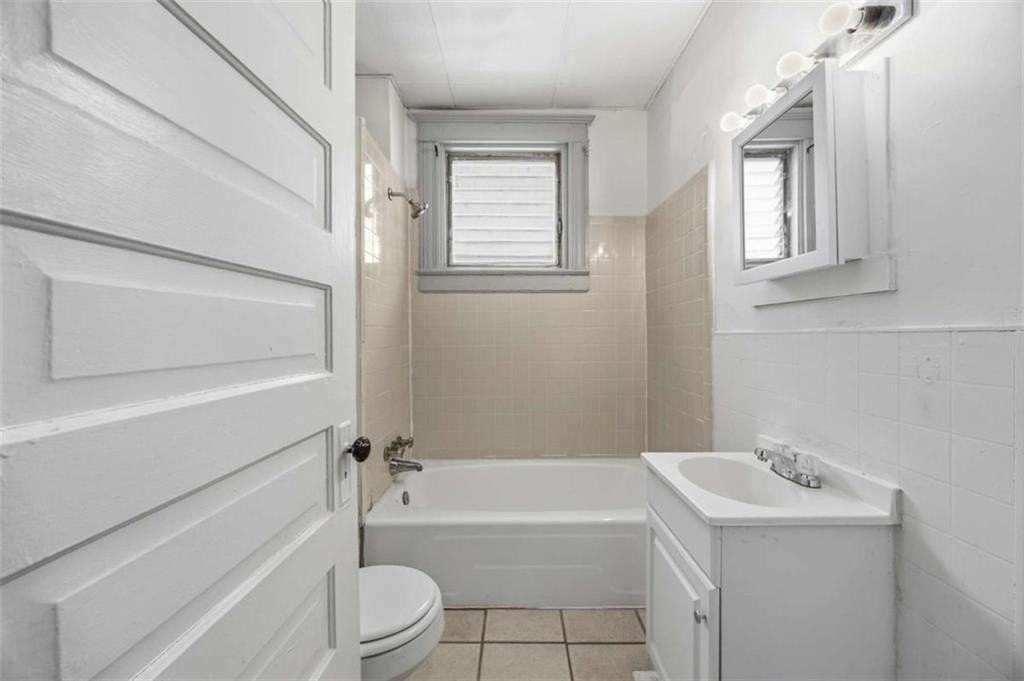 3638 Main St #2 - Photo 6 of 20