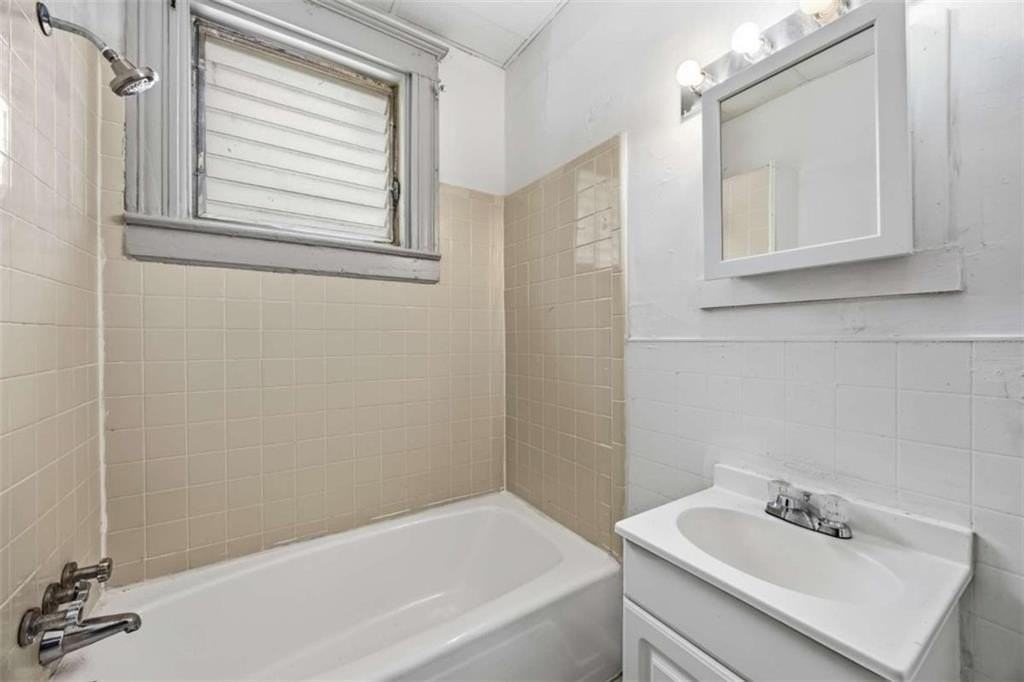 3638 Main St #2 - Photo 7 of 20
