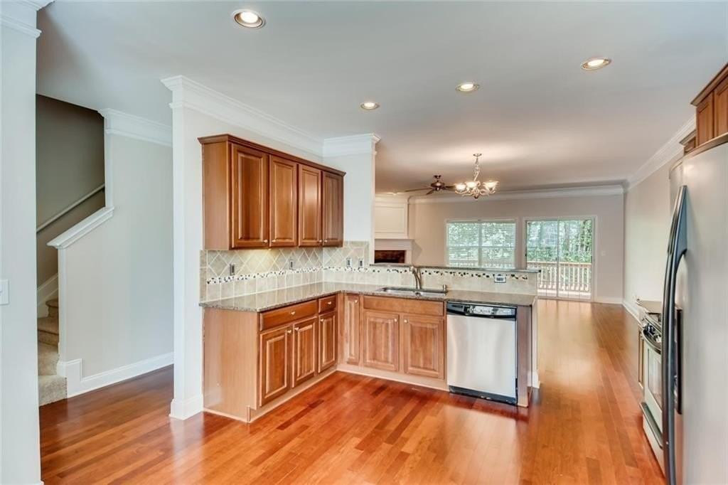 5288 Wellsley Bnd - Photo 3 of 11
