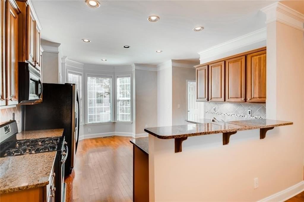5288 Wellsley Bnd - Photo 4 of 11