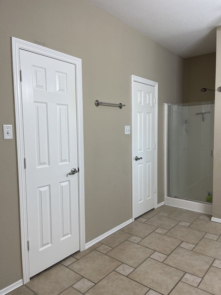 5025 Bayberry Dr #1 - Photo 6 of 50