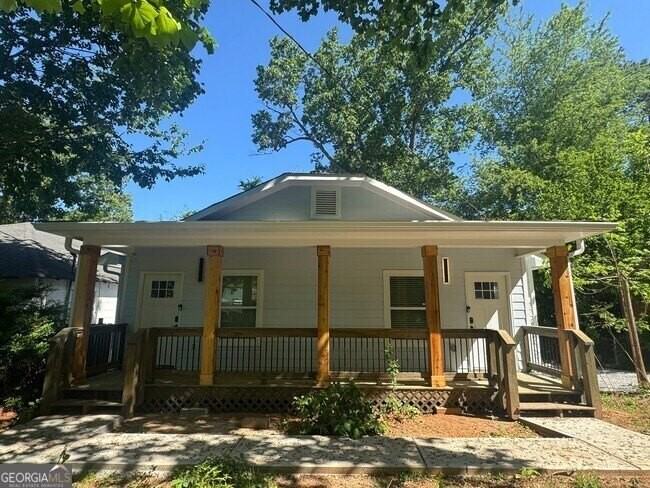 672 Cassanova St Se #B