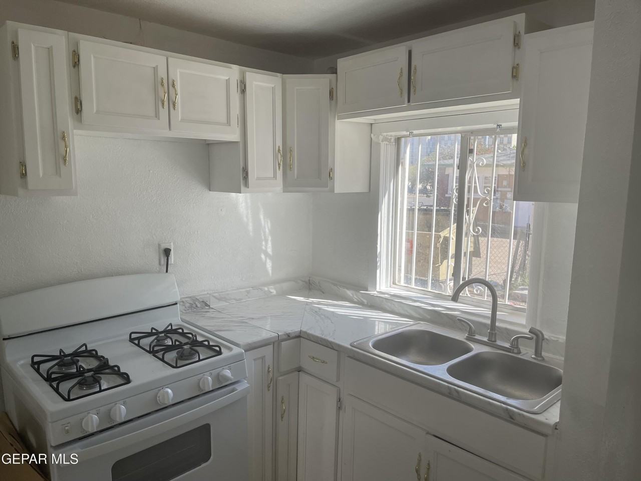 1026 Myrtle Ave #6 - Photo 3 of 7