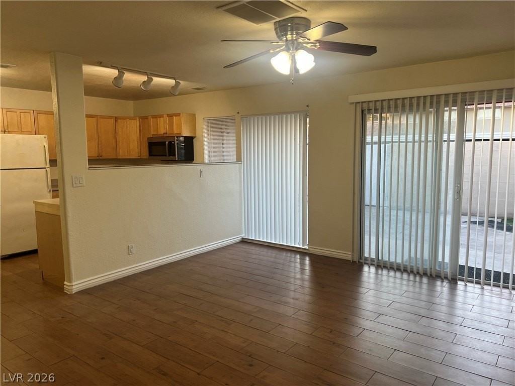2568 Paradise Village Way - Photo 3 of 24