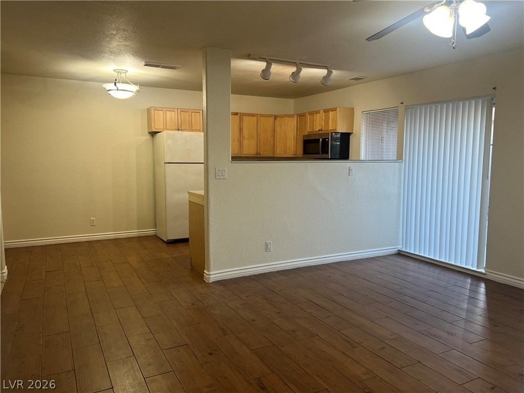 2568 Paradise Village Way - Photo 4 of 24