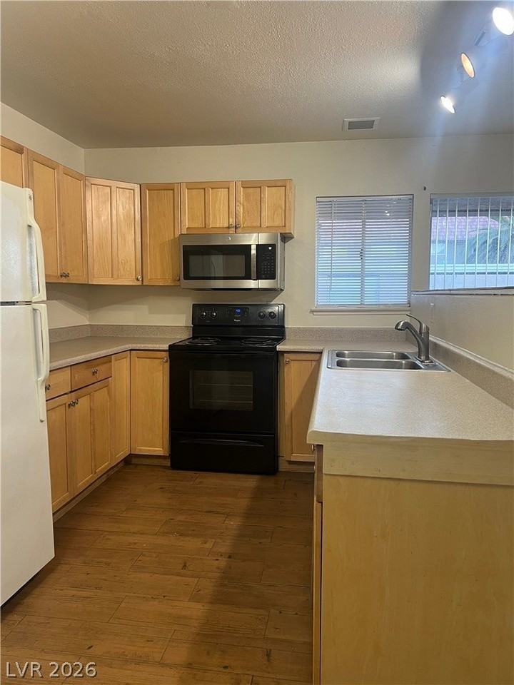2568 Paradise Village Way - Photo 5 of 24